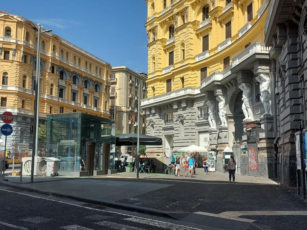 La Stanza Grande Della Luna D'Irene Neapel Exteriör bild